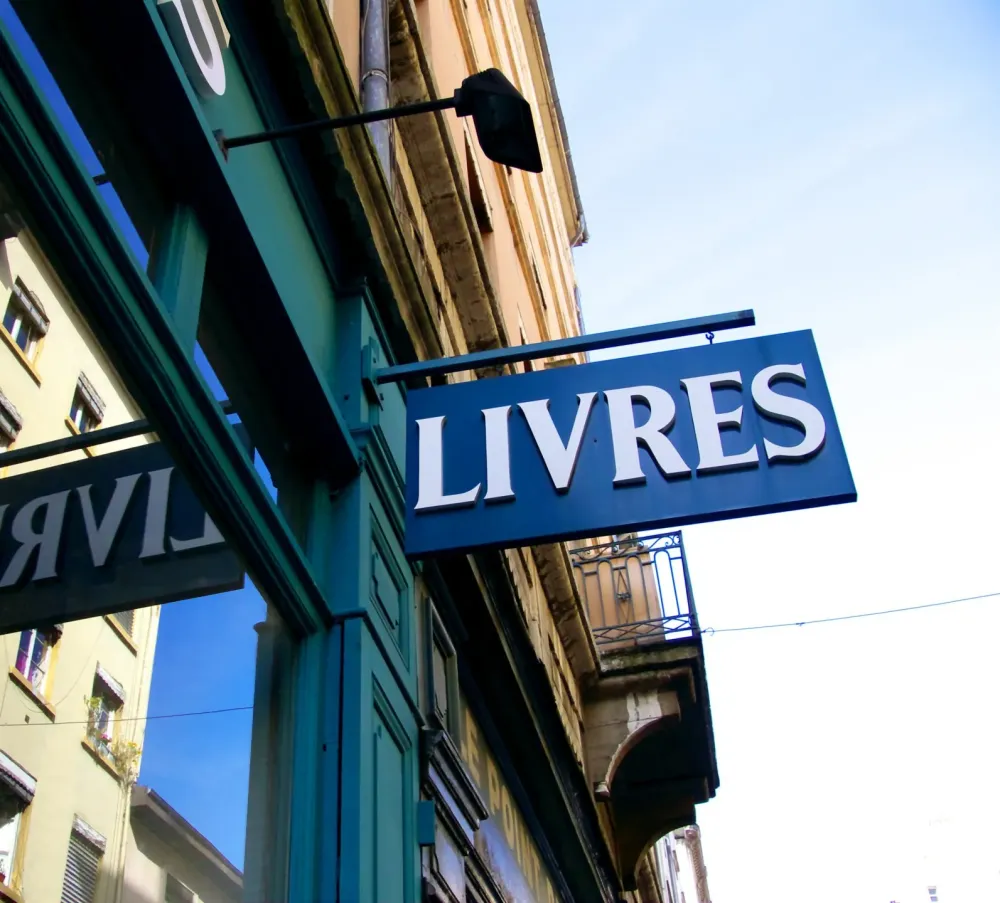 création d'enseignes à Nîmes